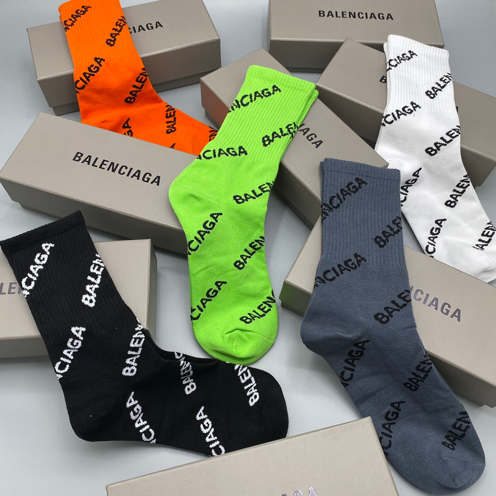 Balenciaga diagonal lettering crew socks - view 4