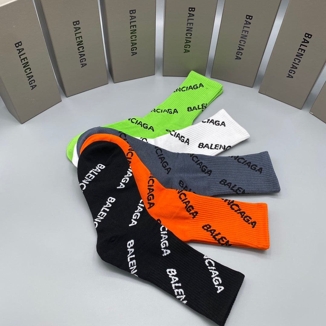 Balenciaga diagonal lettering crew socks - view 7