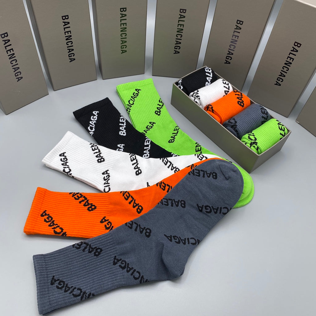 Balenciaga diagonal lettering crew socks - view 2