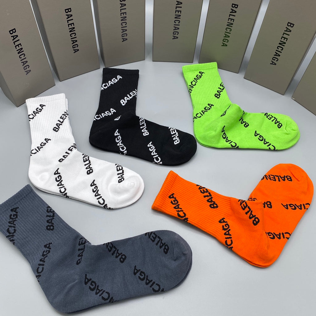 Balenciaga diagonal lettering crew socks - view 5