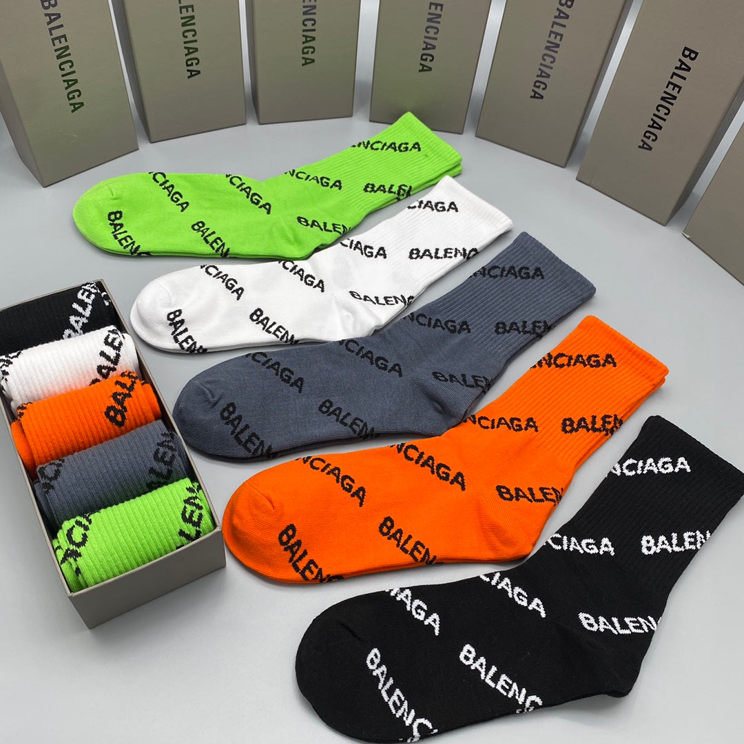 Balenciaga diagonal lettering crew socks - view 3