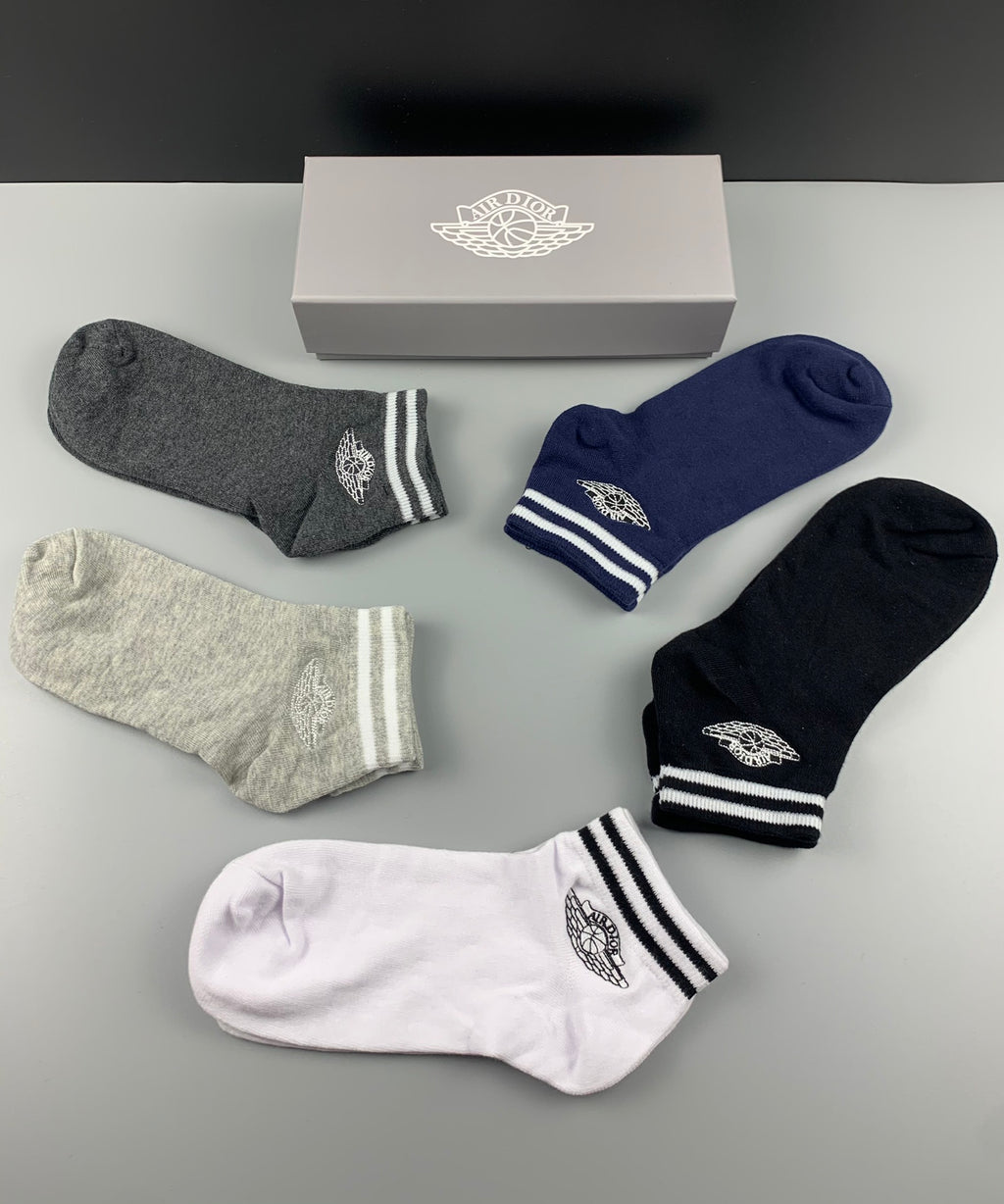 Jordan wing emblem stripes ankle socks - view 3