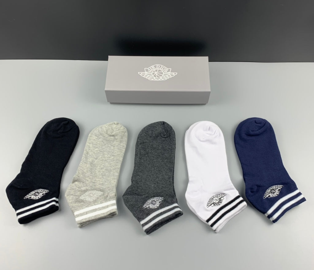 Jordan wing emblem stripes ankle socks - view 1