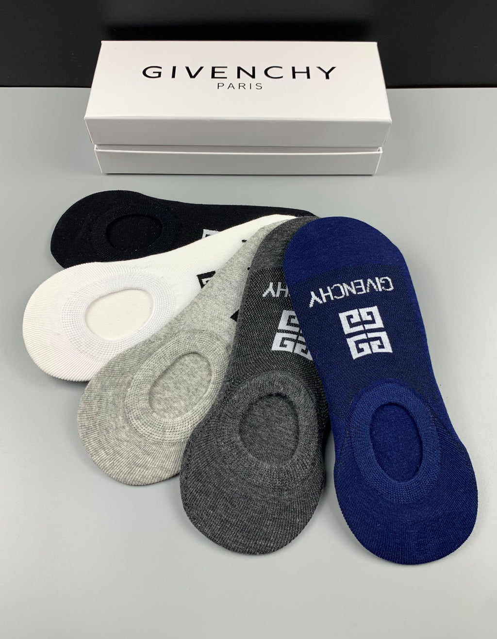 Givenchy monogram letter liner ankle socks - view 5