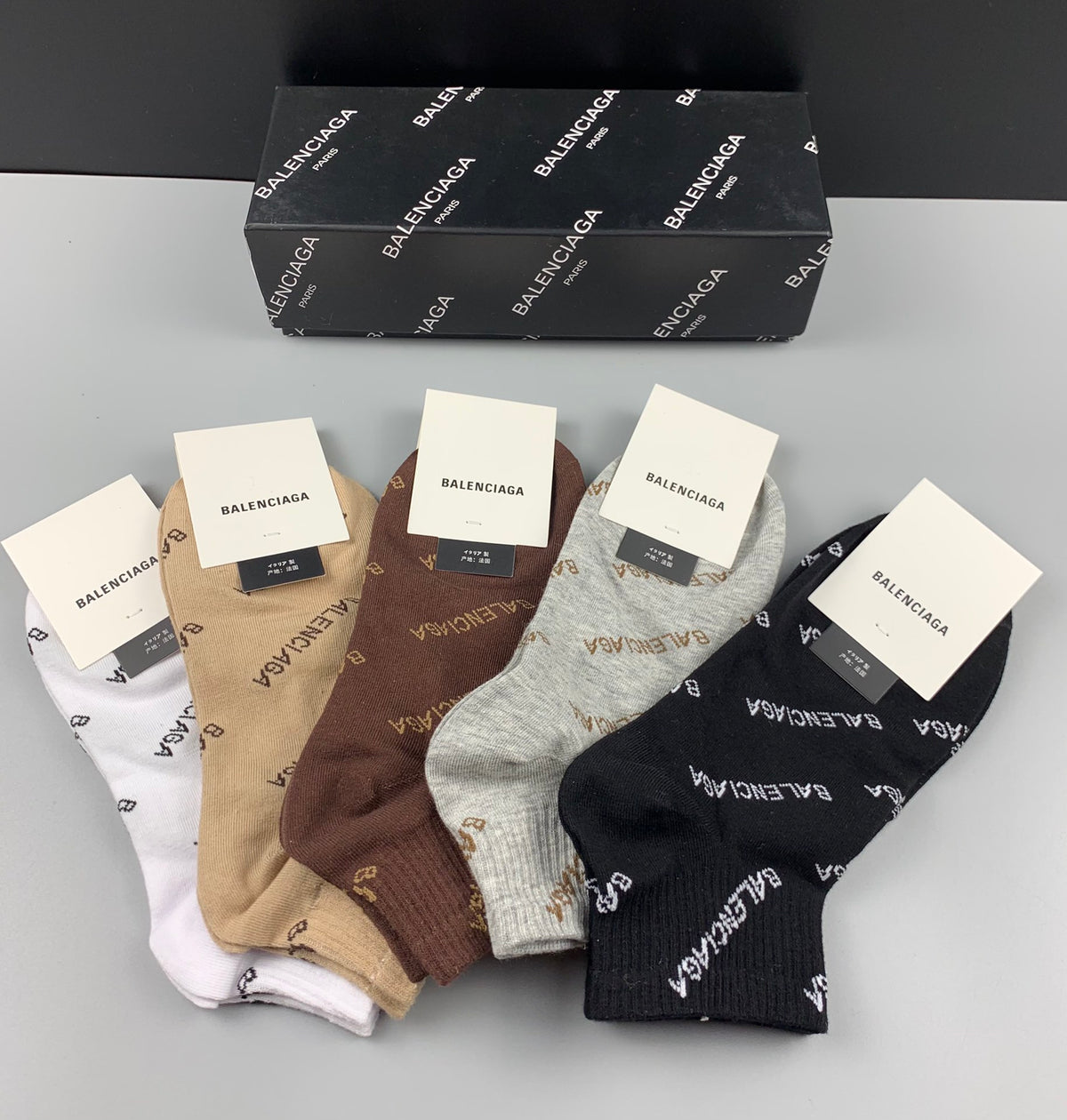 Balenciaga diagonal letter print ankle socks - view 5