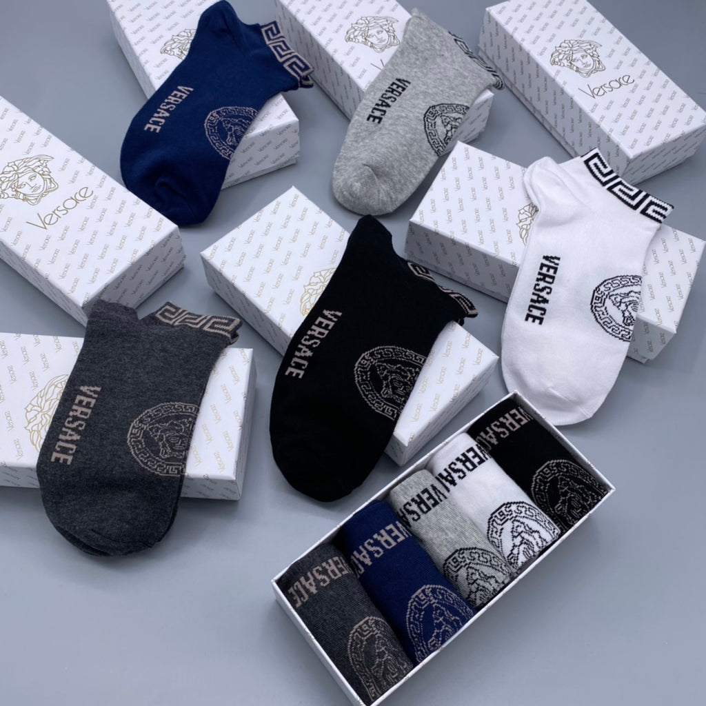 Versace circular medusa print ankle socks - view 5