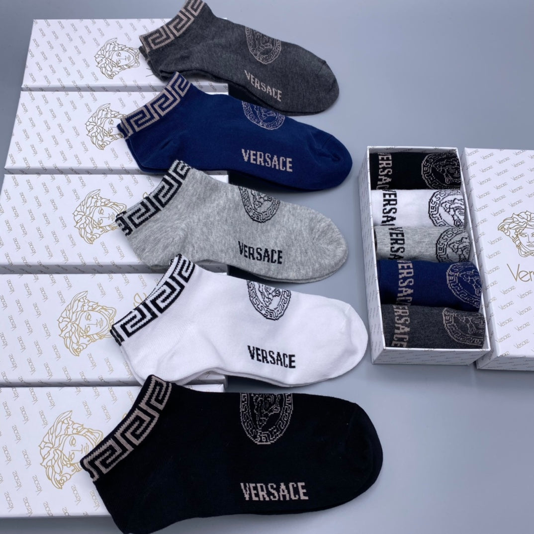 Versace circular medusa print ankle socks - view 4