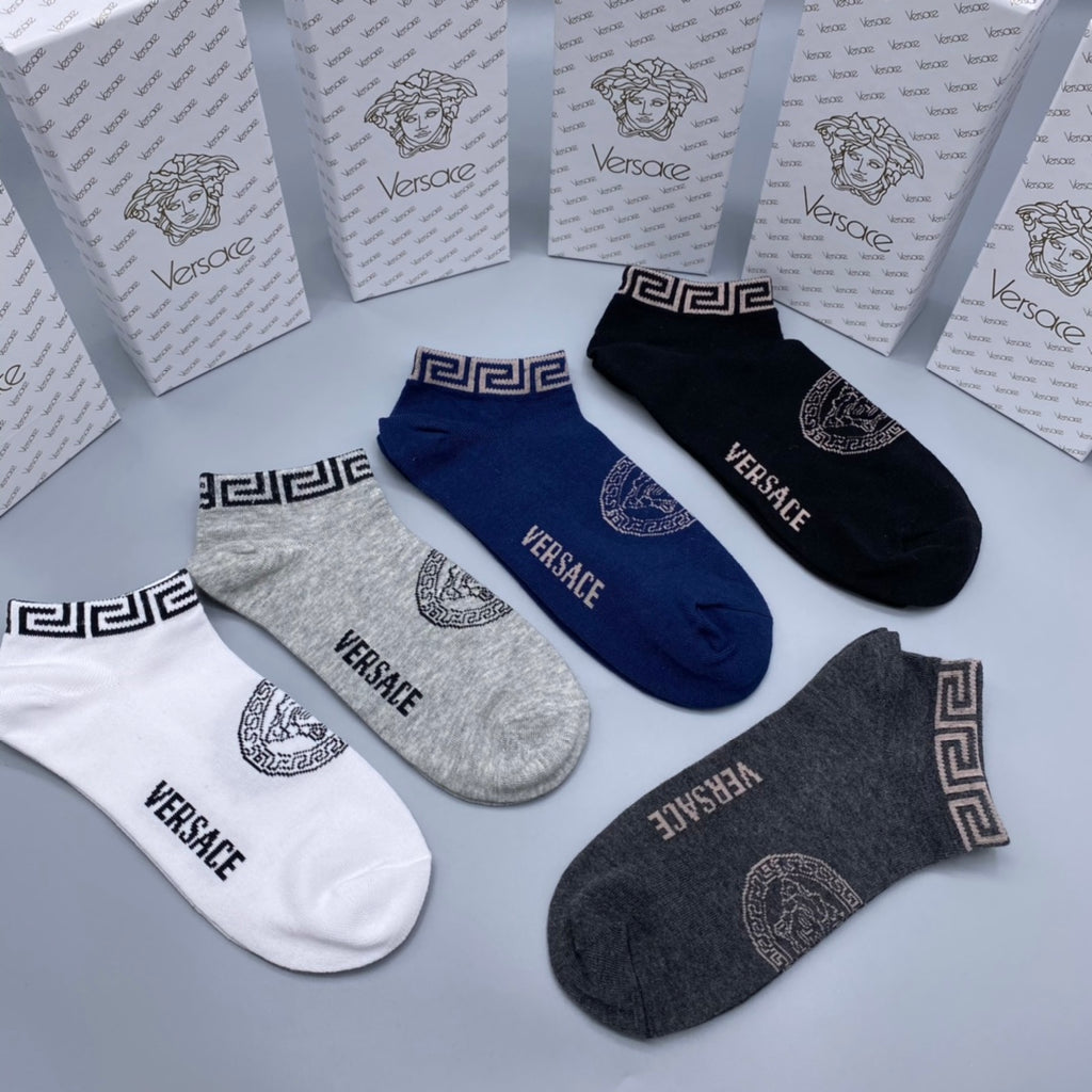 Versace circular medusa print ankle socks - view 9