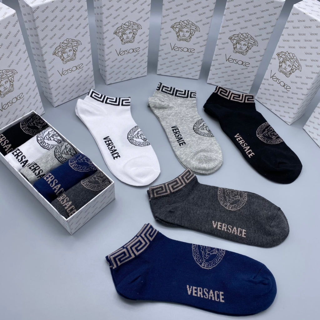Versace circular medusa print ankle socks - view 8