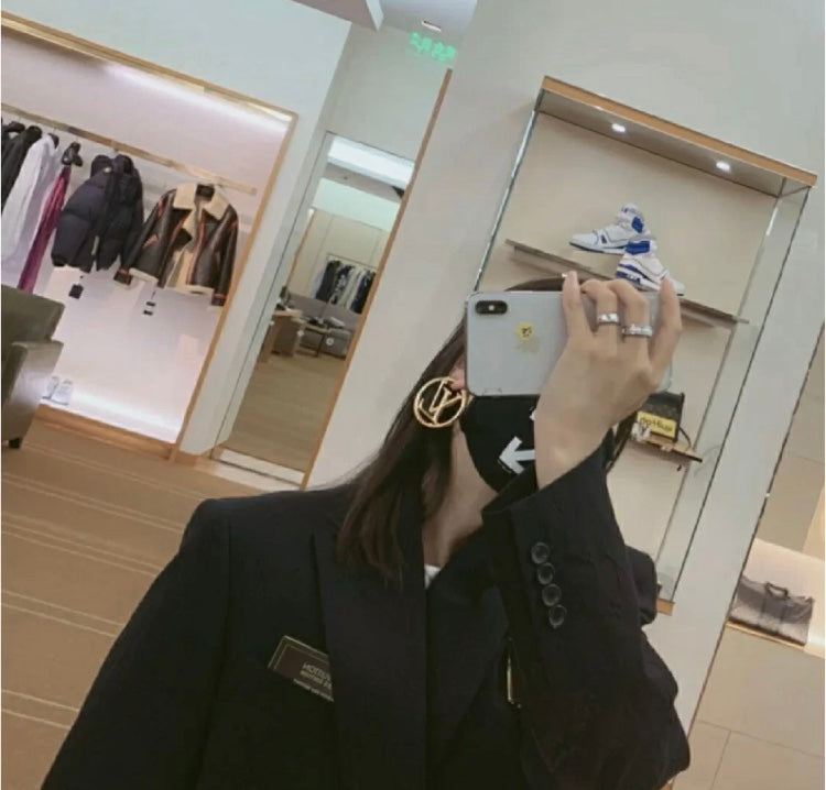 Louis Vuitton Circular Polished Earrings - album image 7