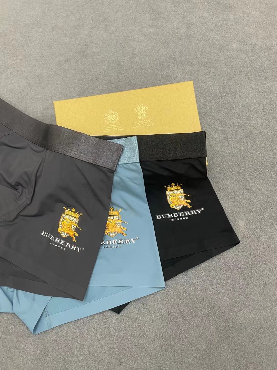 Burberry boxed gold heraldic crest boxer briefs - view 7