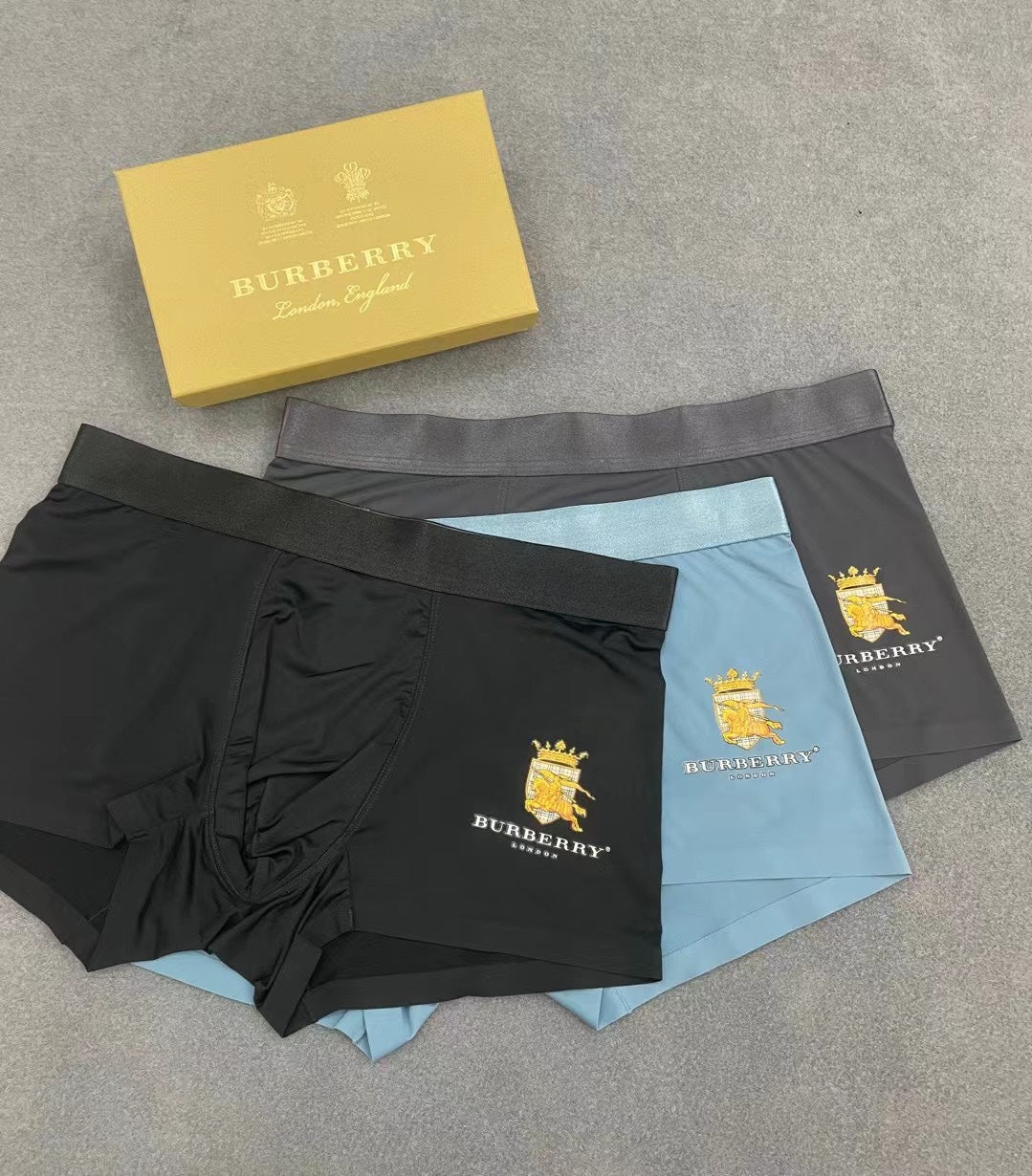 Burberry boxed gold heraldic crest boxer briefs - view 2