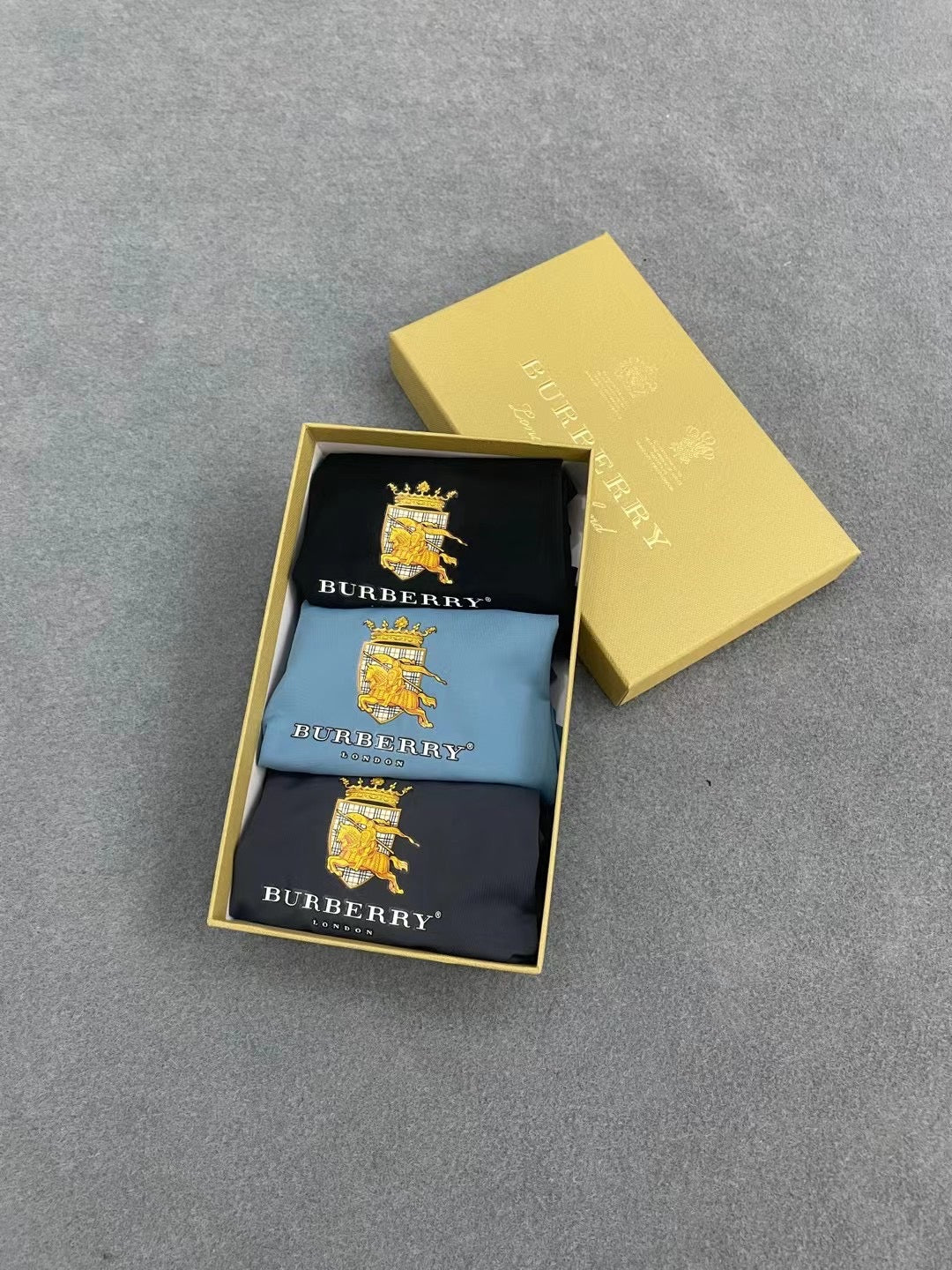 Burberry boxed gold heraldic crest boxer briefs - view 3