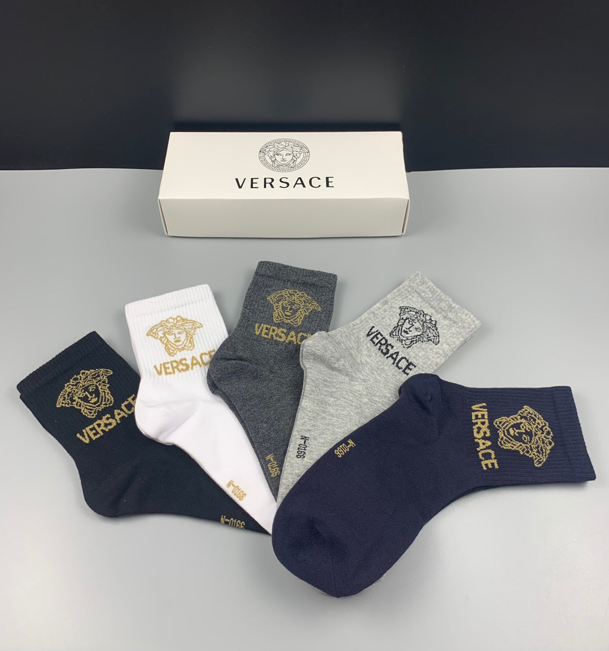Versace small medusa wordmark crew socks - view 2