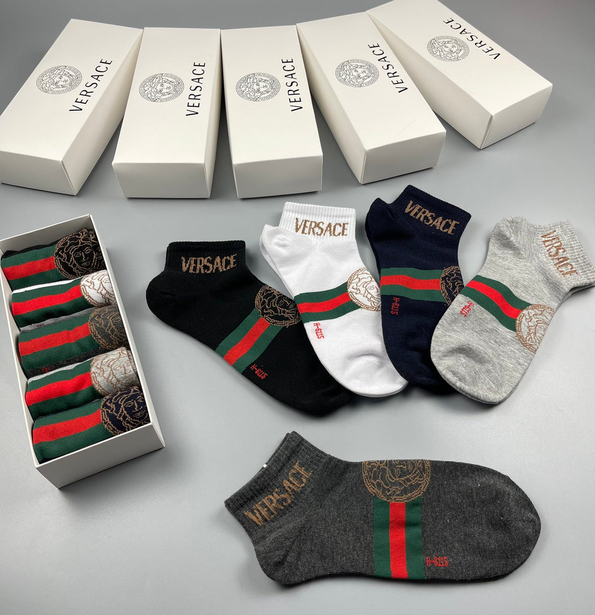 Versace contrast stripe wordmark ankle socks - view 9