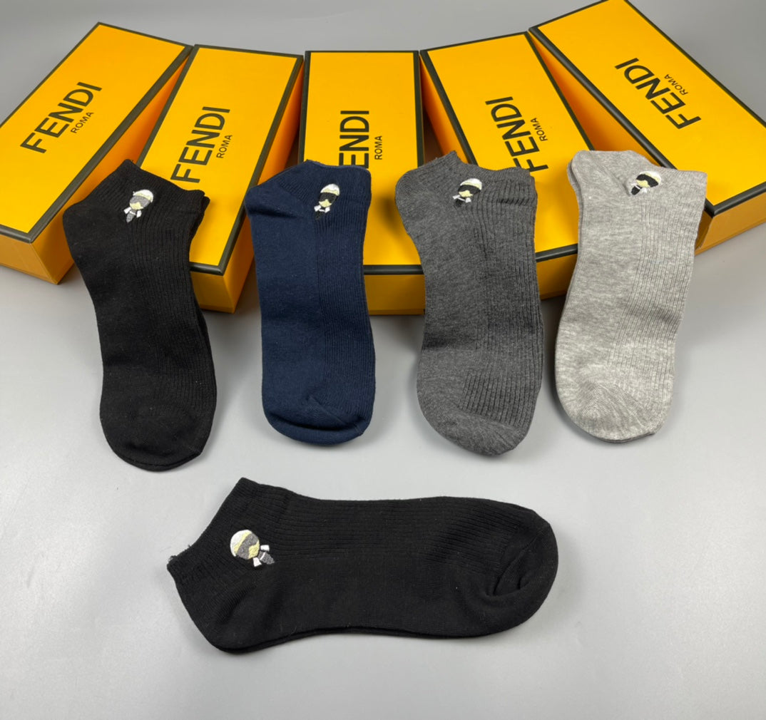 Fendi small cartoon emblems ankle socks - view 5