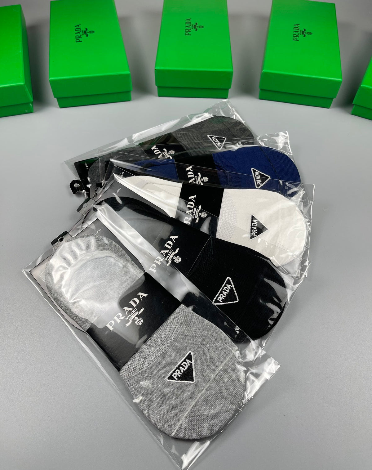Prada low cut triangle wordmark ankle socks - view 3