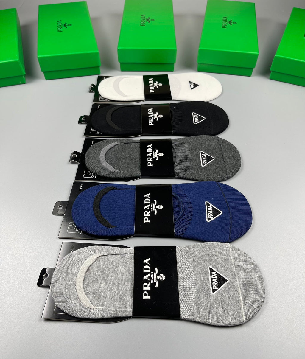 Prada low cut triangle wordmark ankle socks - view 9