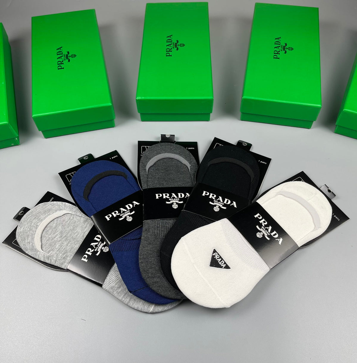 Prada low cut triangle wordmark ankle socks - view 8