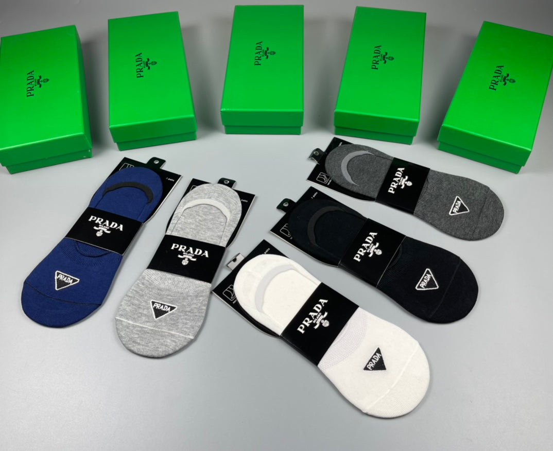 Prada low cut triangle wordmark ankle socks - view 7