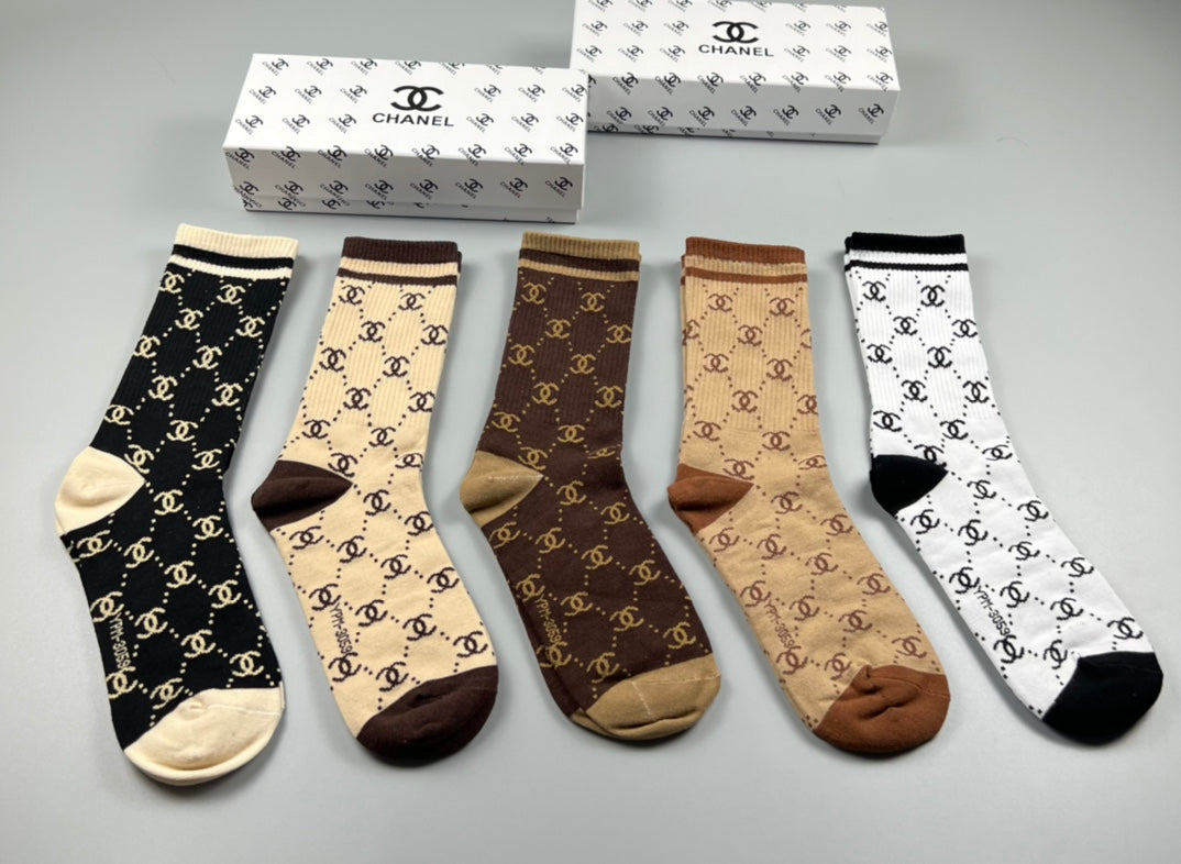 Chanel diamond emblem color assortment crew socks - view 1
