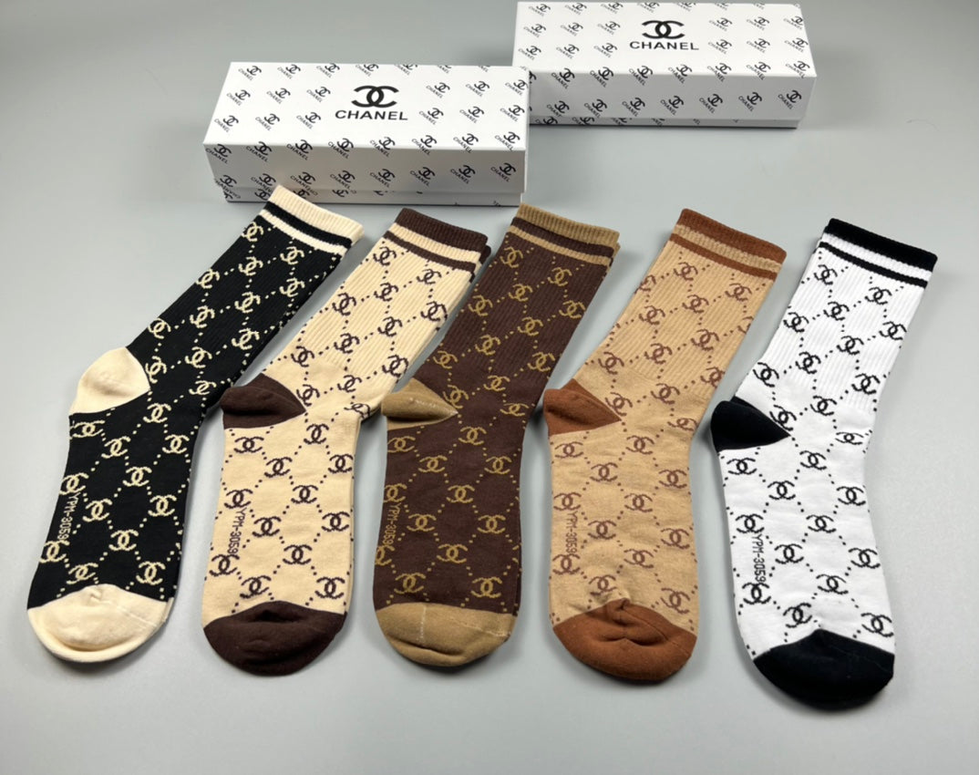 Chanel diamond emblem color assortment crew socks - view 3