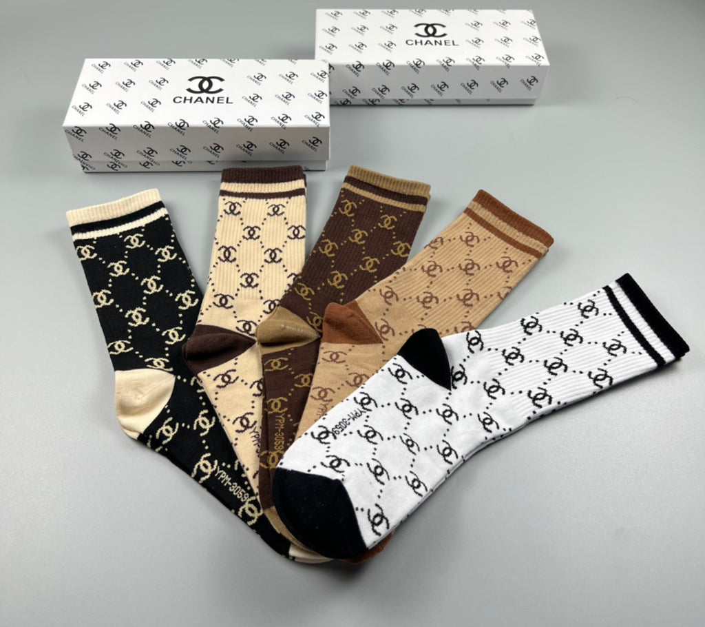 Chanel diamond emblem color assortment crew socks - view 2