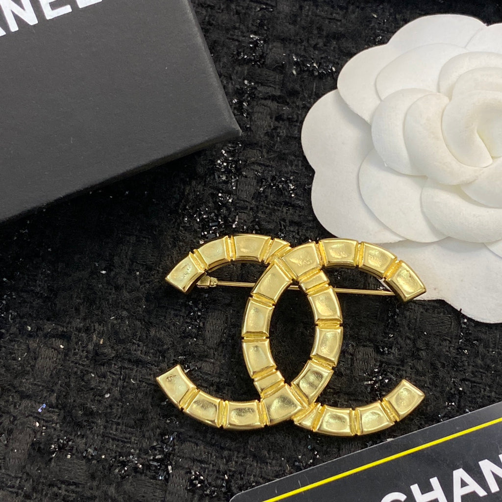 Chanel Interlocking C Brooch - album image 2