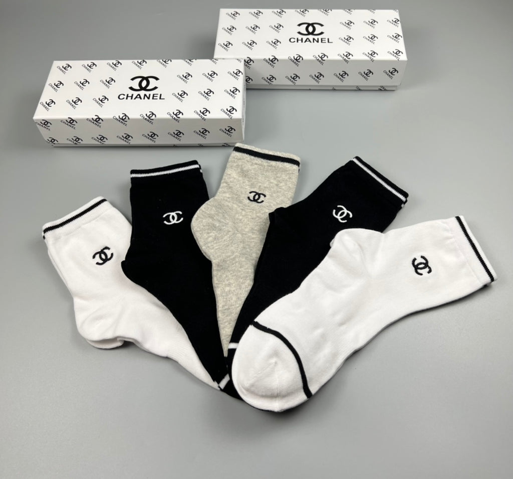 Chanel contrast piped cuff crew socks - view 2