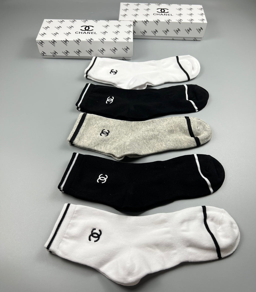Chanel contrast piped cuff crew socks - view 8