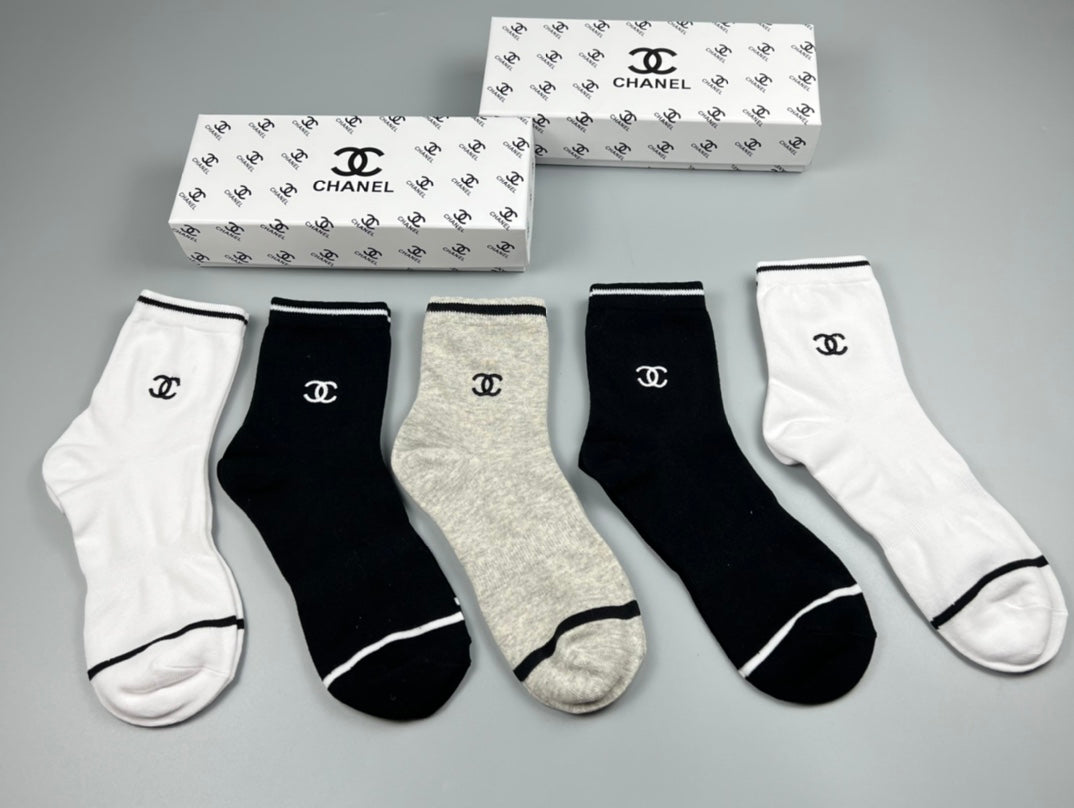 Chanel contrast piped cuff crew socks - view 1