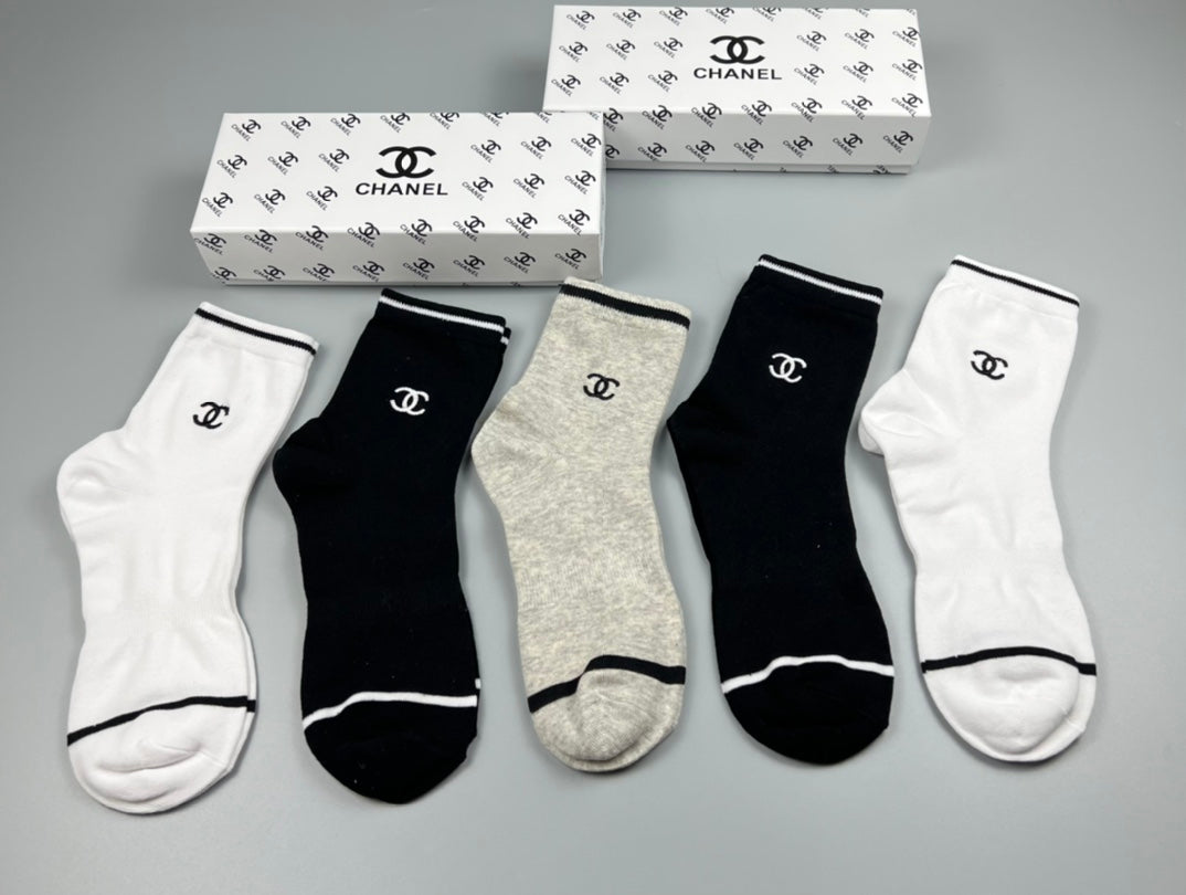 Chanel contrast piped cuff crew socks - view 3