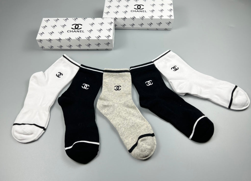 Chanel contrast piped cuff crew socks - view 5