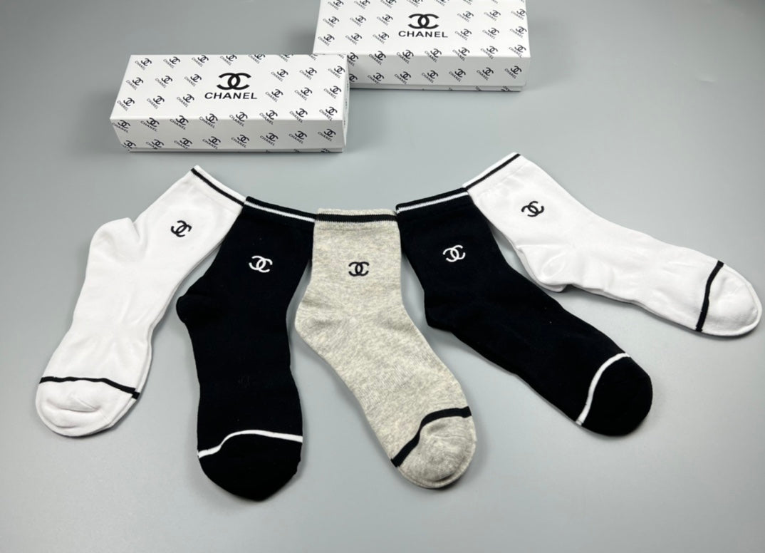 Chanel contrast piped cuff crew socks - view 5