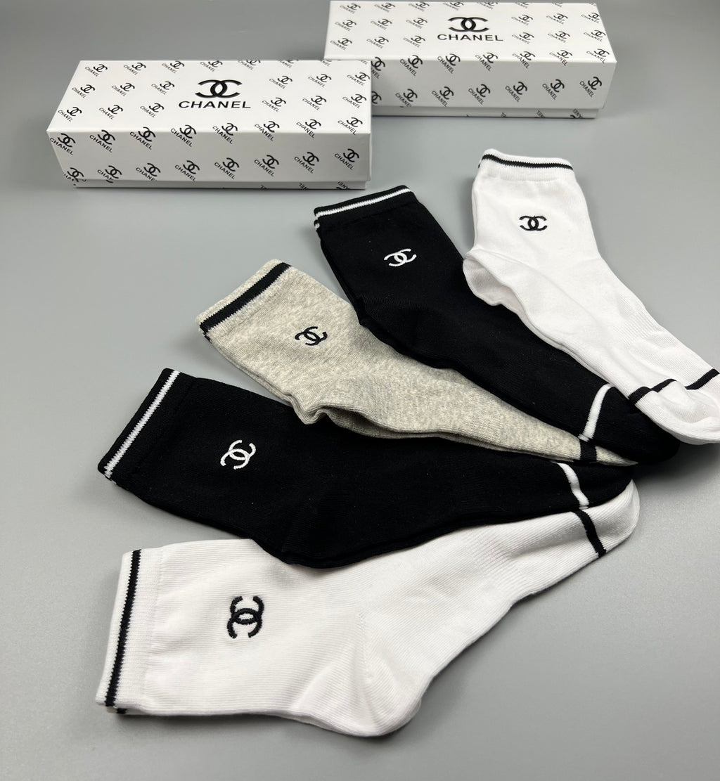 Chanel contrast piped cuff crew socks - view 9