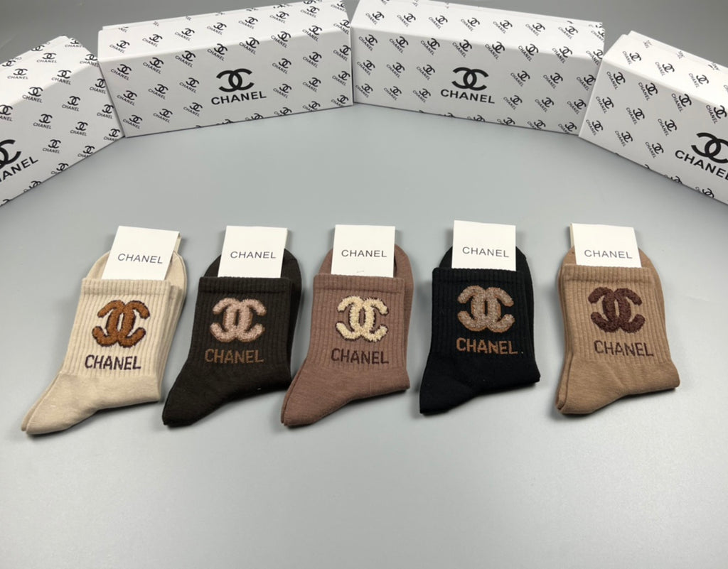 Chanel oversized soft emblem crew socks - view 4