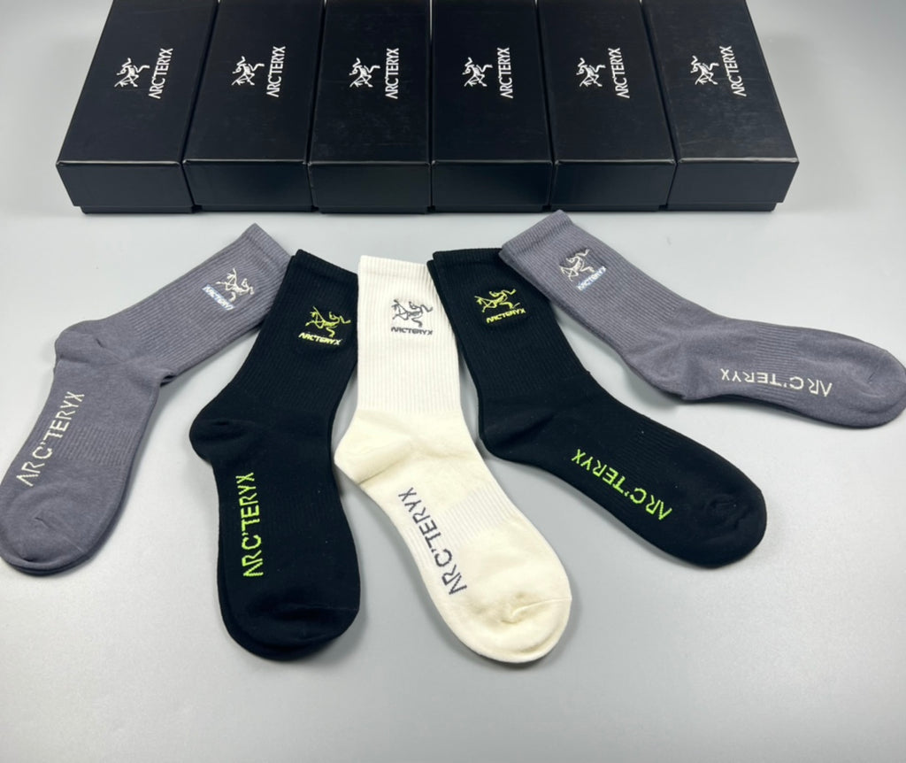 Arcteryx ribbed contrast bird emblem crew socks - view 12