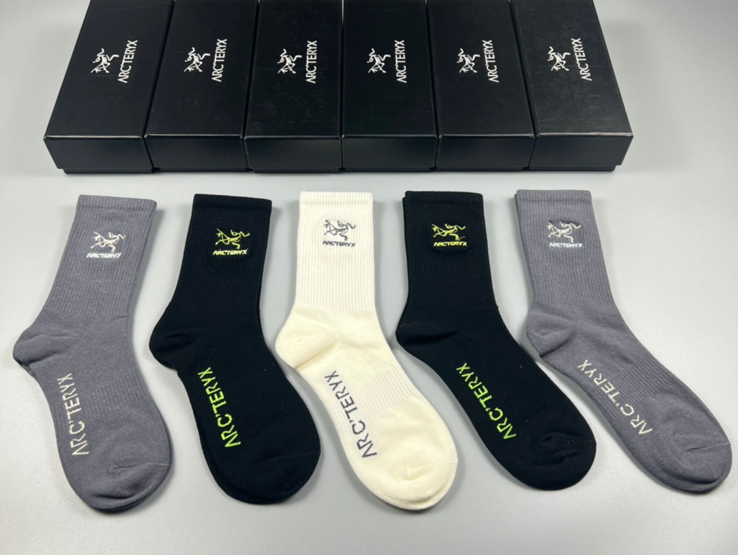 Arcteryx ribbed contrast bird emblem crew socks - view 10