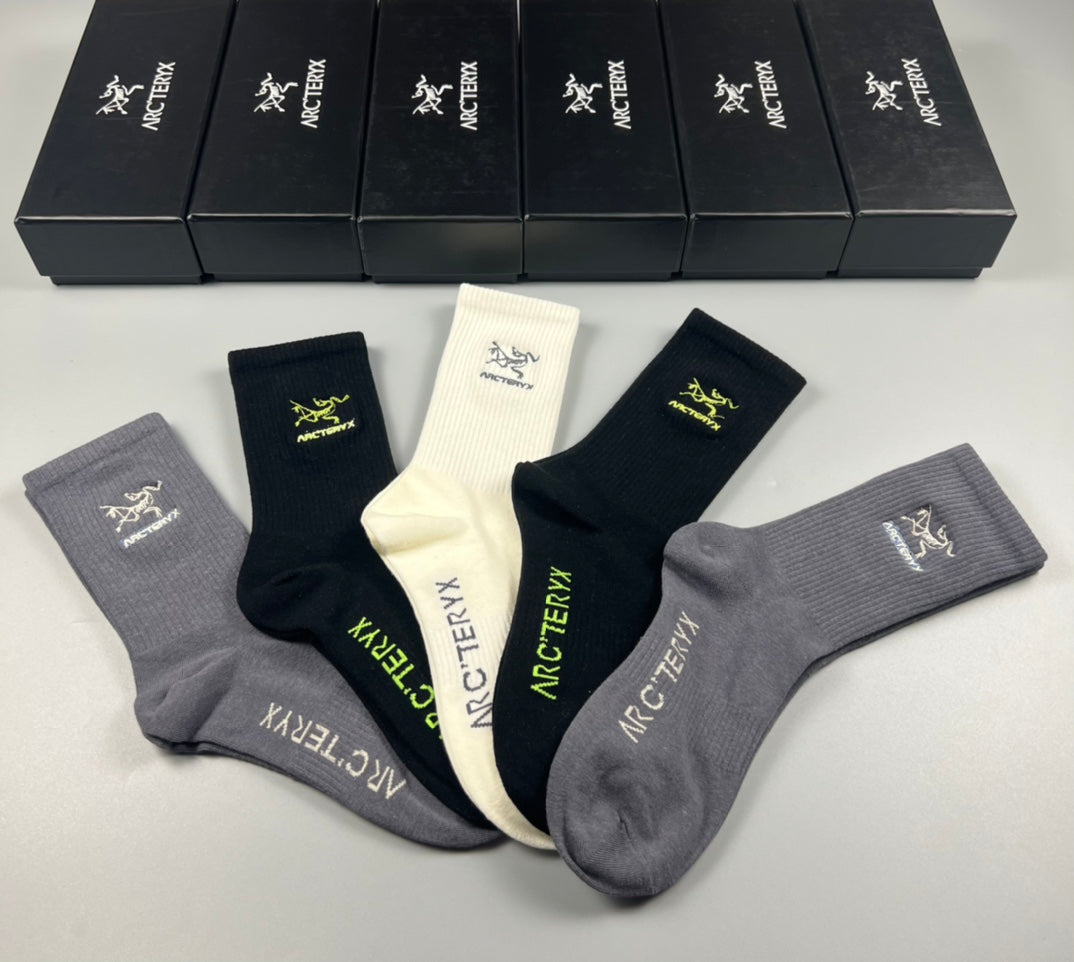 Arcteryx ribbed contrast bird emblem crew socks - view 13