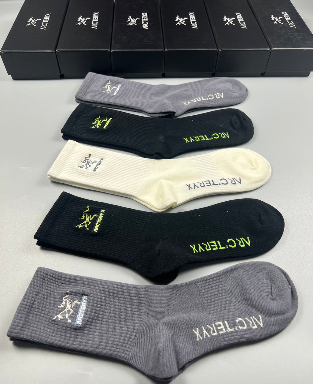 Arcteryx ribbed contrast bird emblem crew socks - view 16
