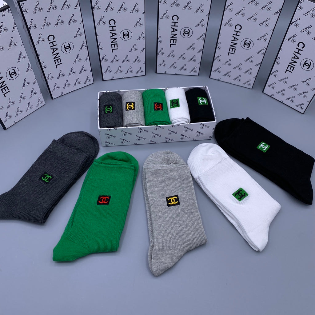 Chanel small square accent crew socks - view 6