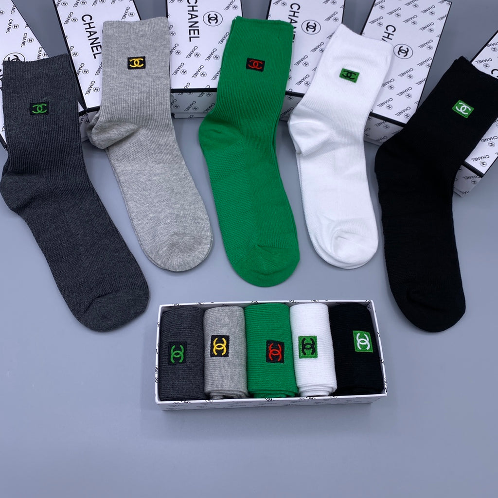 Chanel small square accent crew socks - view 8