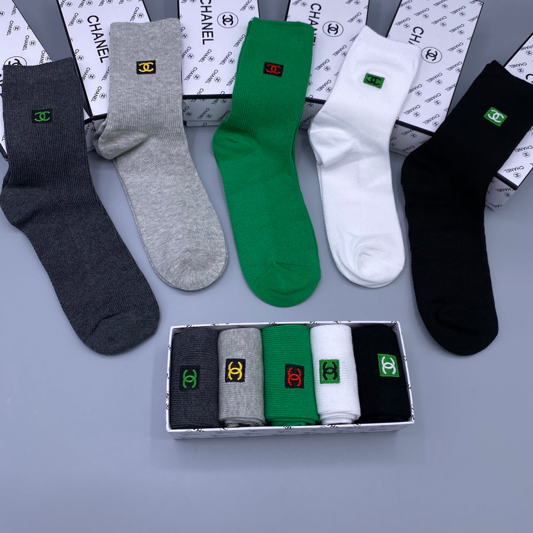 Chanel small square accent crew socks - view 8