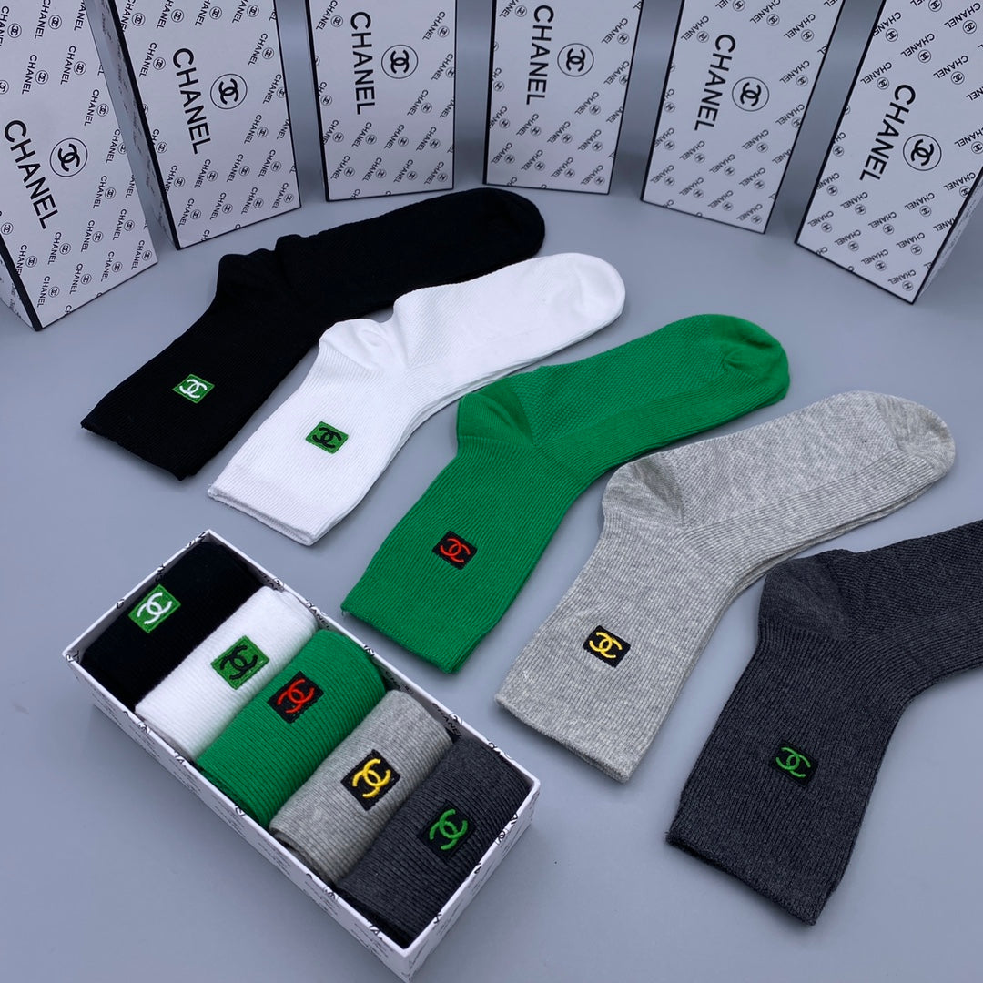 Chanel small square accent crew socks - view 5
