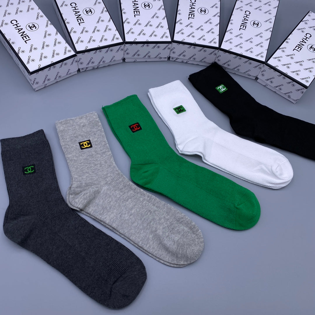 Chanel small square accent crew socks - view 3