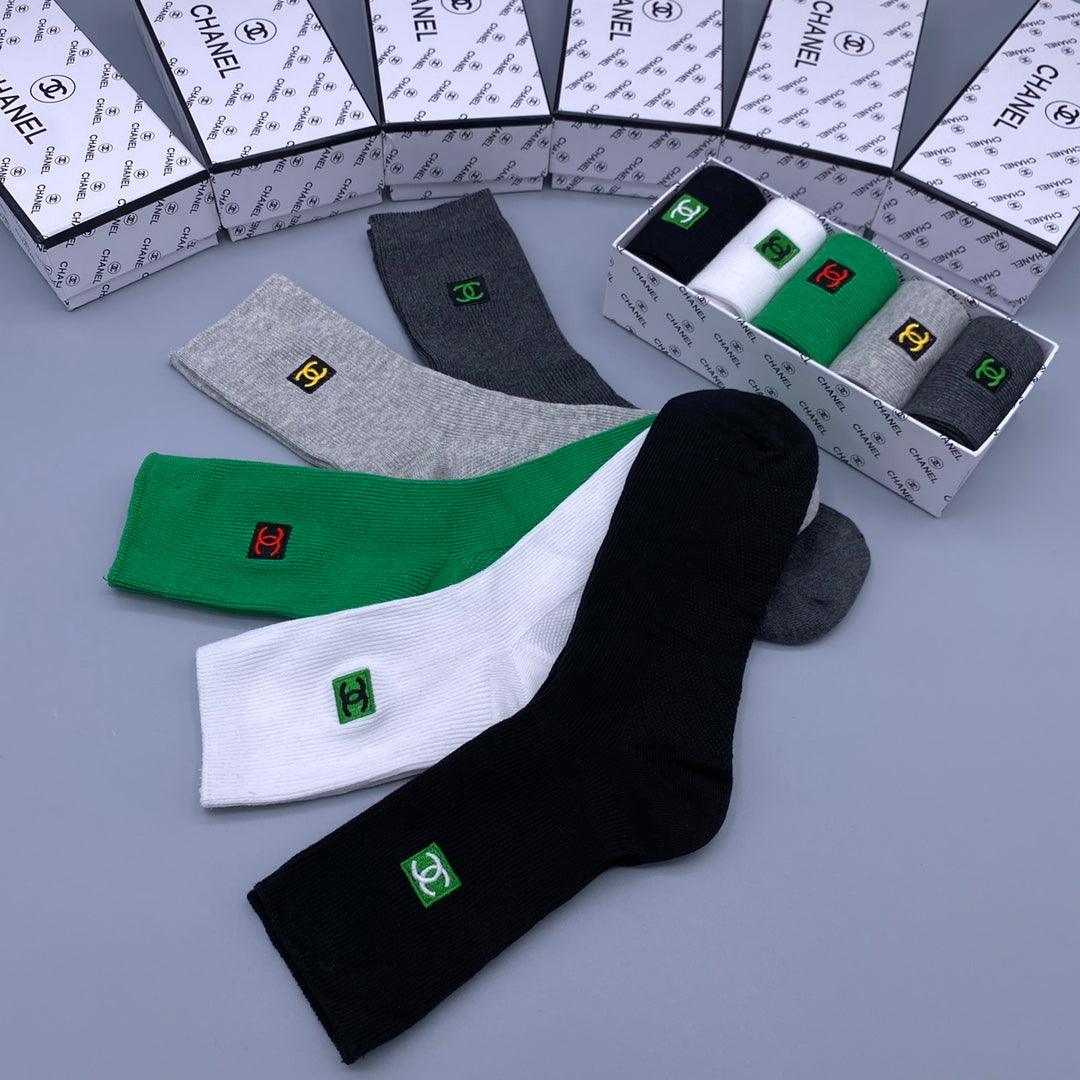 Chanel small square accent crew socks - view 4