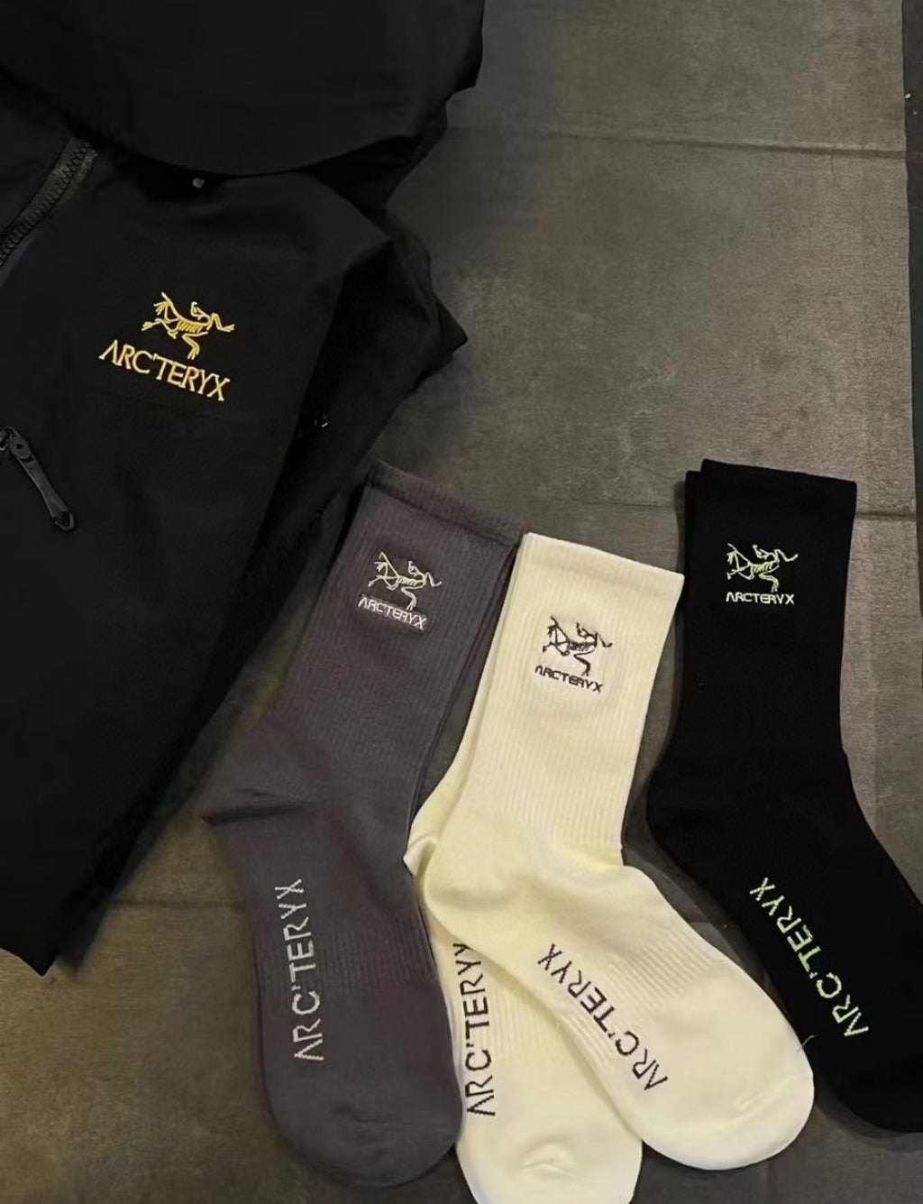 Arcteryx ribbed contrast bird emblem crew socks - view 9