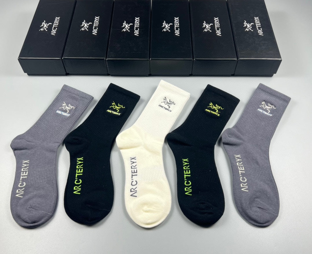 Arcteryx ribbed contrast bird emblem crew socks - view 2