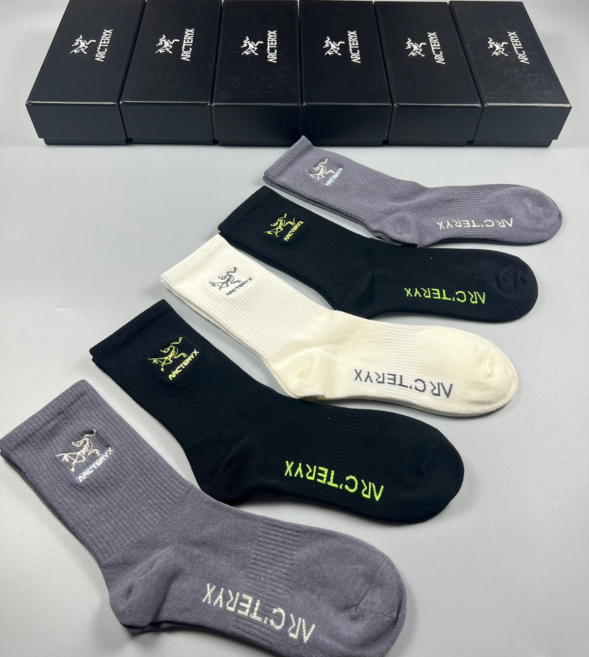 Arcteryx ribbed contrast bird emblem crew socks - view 5
