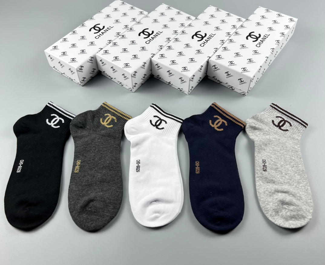 Chanel low cut contrast lettering ankle socks - view 4